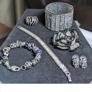 Vintage Lot 7 Pc Black & Silvertone Costume Jewelry Bracelets, Ring, Earrings